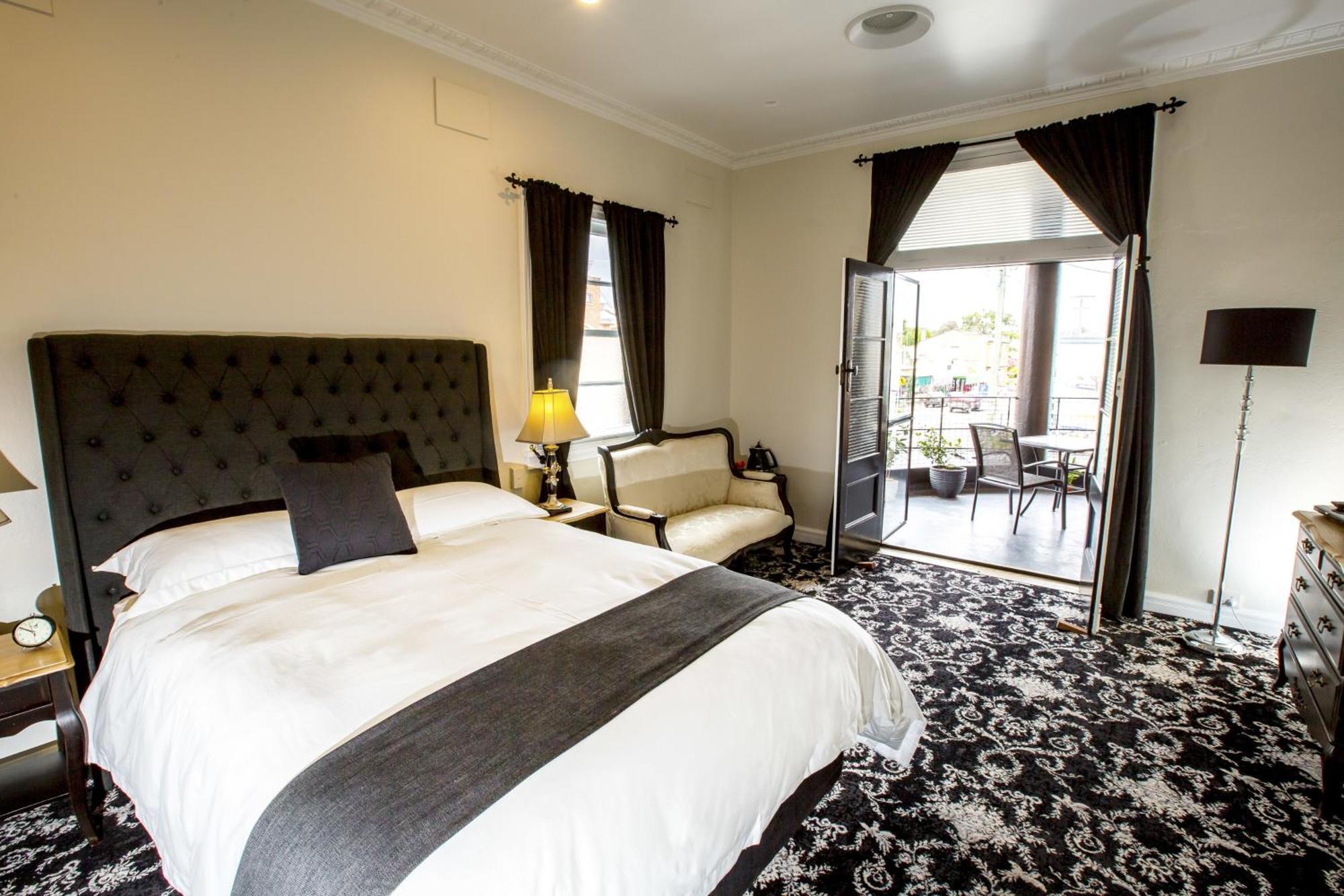 The Commercial Boutique Hotel Tenterfield Pokoj fotografie