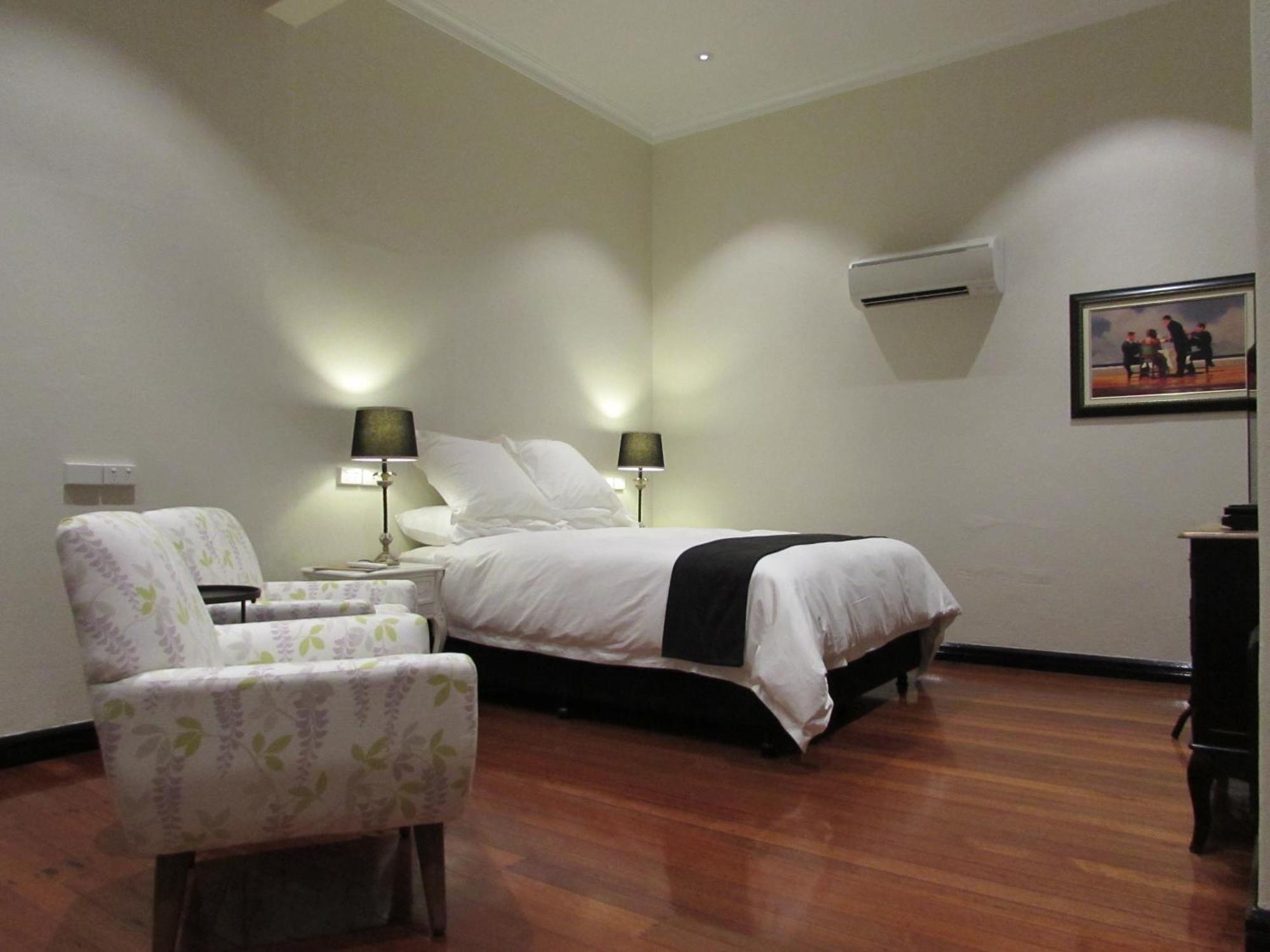 The Commercial Boutique Hotel Tenterfield Pokoj fotografie