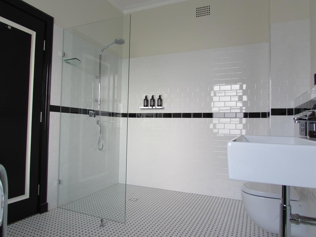 The Commercial Boutique Hotel Tenterfield Pokoj fotografie