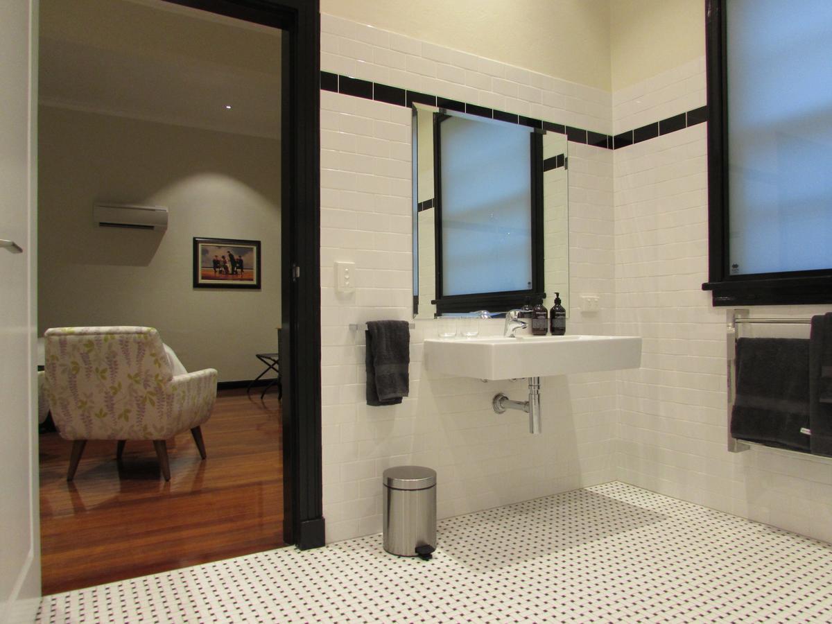 The Commercial Boutique Hotel Tenterfield Pokoj fotografie
